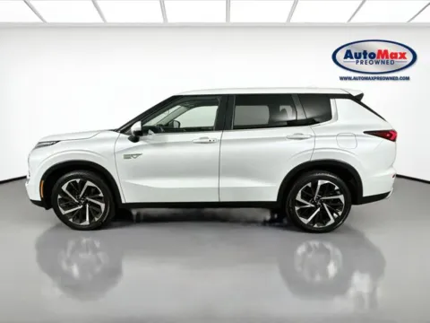 More photos of 2024 Mitsubishi Outlander PHEV SE at AutoMax Marlborough, MA