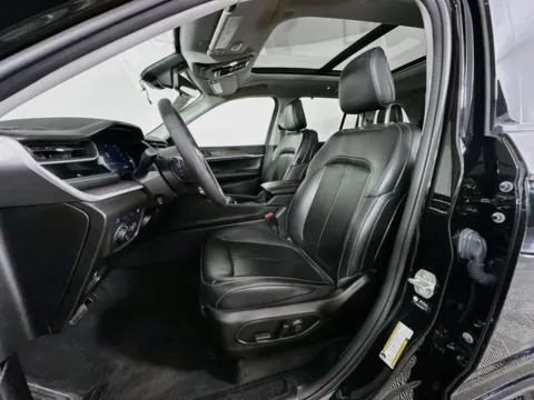 More photos of 2023 Jeep Grand Cherokee 4xe at AutoMax Marlborough, MA