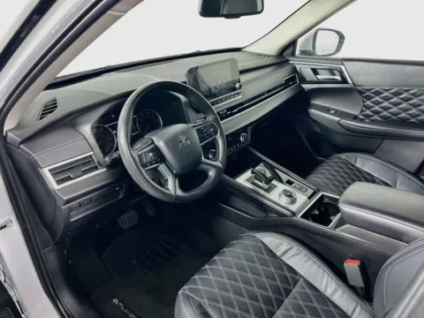 Another view of 2022 Mitsubishi Outlander SEL for sale in Marlborough, MA at AutoMax Marlborough