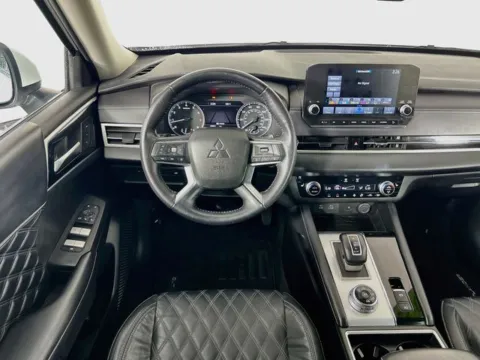 More photos of 2022 Mitsubishi Outlander SEL at AutoMax Marlborough, MA