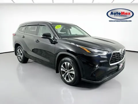 Black 2022 Toyota Highlander XLE for sale in Marlborough, MA