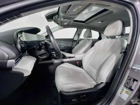 More photos of 2024 Hyundai Elantra Limited at AutoMax Marlborough, MA