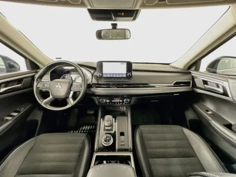 Another view of 2024 Mitsubishi Outlander SE for sale in Marlborough, MA at AutoMax Marlborough