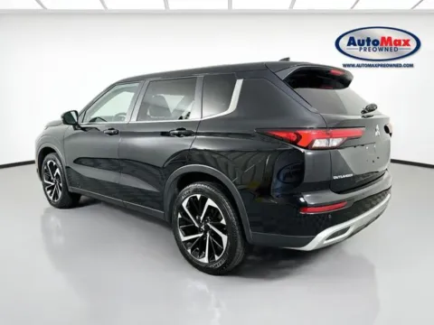 More photos of 2024 Mitsubishi Outlander SE at AutoMax Marlborough, MA