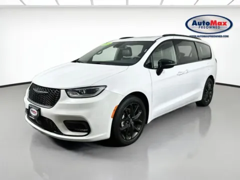 Another view of 2025 Chrysler Pacifica Limited for sale in Marlborough, MA at AutoMax Marlborough