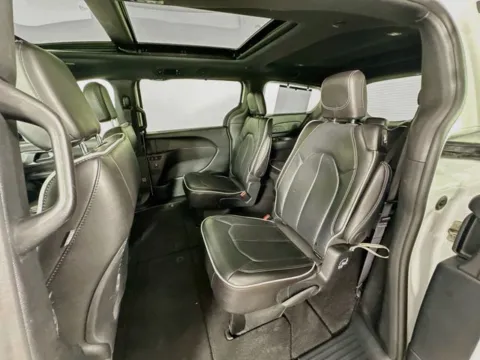 More photos of 2025 Chrysler Pacifica Limited at AutoMax Marlborough, MA
