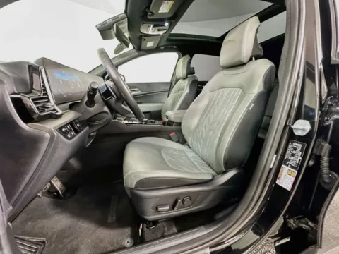 More photos of 2023 Kia Sportage Plug-In Hybrid X-Line Prestige at AutoMax Marlborough, MA