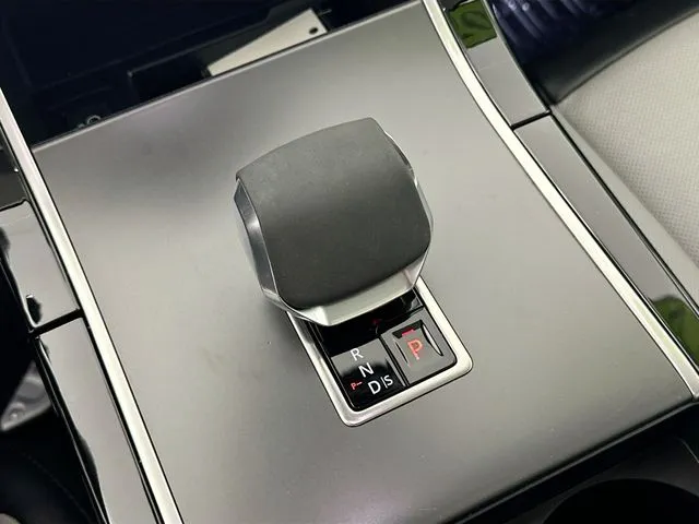 2024 Land Rover Range Rover Evoque Dynamic SE - Photo 17