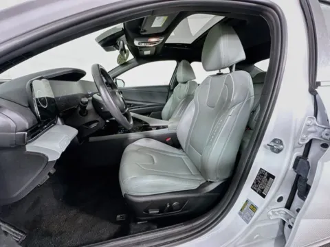 More photos of 2025 Hyundai Elantra Hybrid Limited at AutoMax Marlborough, MA