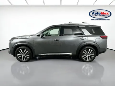More photos of 2022 Nissan Pathfinder Platinum at AutoMax Marlborough, MA