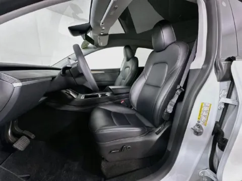More photos of 2023 Tesla Model Y Long Range at AutoMax Marlborough, MA