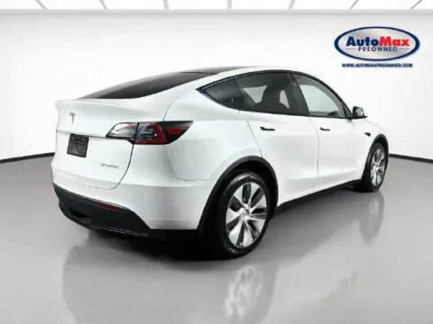 More photos of 2023 Tesla Model Y Long Range at AutoMax Marlborough, MA