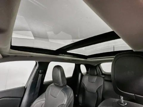 More photos of 2021 Jeep Cherokee Limited at AutoMax Marlborough, MA