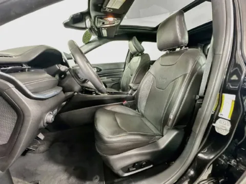 More photos of 2022 Jeep Compass Limited at AutoMax Marlborough, MA