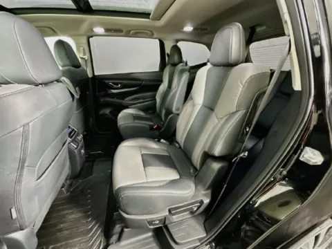 More photos of 2022 Subaru Ascent Onyx Edition at AutoMax Marlborough, MA