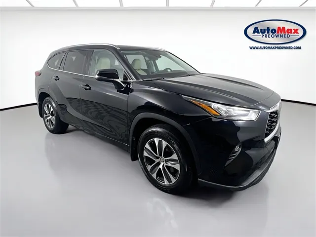 Black 2020 Toyota Highlander XLE for sale in Marlborough, MA
