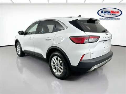 More photos of 2022 Ford Escape Hybrid SE at AutoMax Marlborough, MA