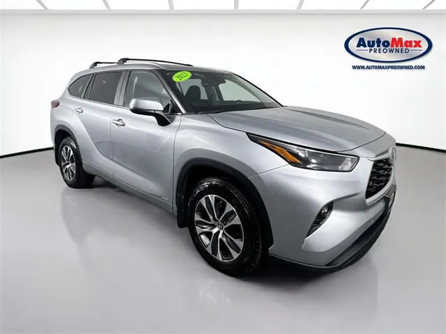 Silver 2023 Toyota Highlander Hybrid XLE for sale in Marlborough, MA