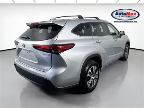 Photos of 2023 Toyota Highlander Hybrid XLE for sale in Marlborough, MA at AutoMax Marlborough