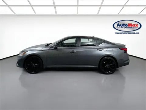 More photos of 2022 Nissan Altima 2.5 SR at AutoMax Marlborough, MA