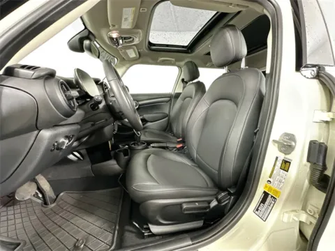 More photos of 2023 MINI Cooper Signature at AutoMax Marlborough, MA