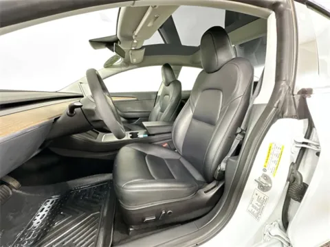More photos of 2023 Tesla Model 3 at AutoMax Marlborough, MA