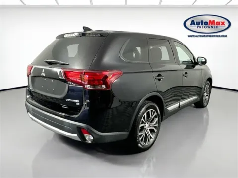 Photos of 2017 Mitsubishi Outlander SE for sale in Marlborough, MA at AutoMax Marlborough
