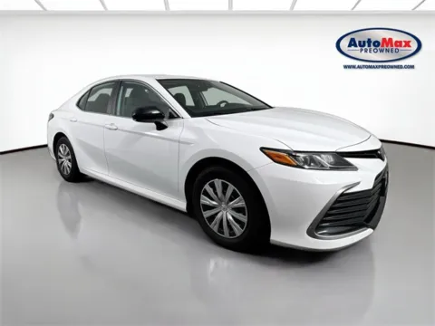 White 2022 Toyota Camry Hybrid LE for sale in Marlborough, MA