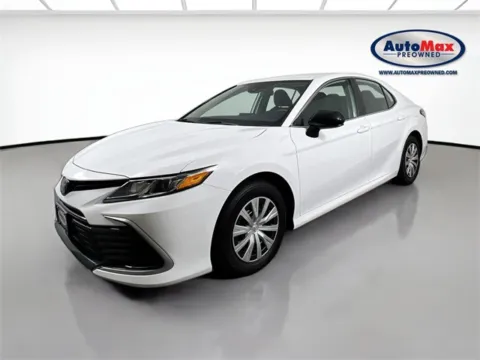 More photos of 2022 Toyota Camry Hybrid LE at AutoMax Marlborough, MA