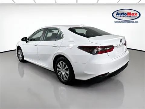 More photos of 2022 Toyota Camry Hybrid LE at AutoMax Marlborough, MA