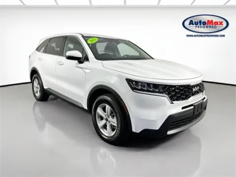White 2022 Kia Sorento LX for sale in Marlborough, MA