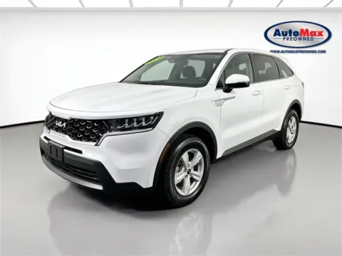 More photos of 2022 Kia Sorento LX at AutoMax Marlborough, MA