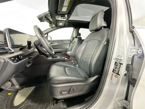 More photos of 2023 Kia Sportage X-Line at AutoMax Marlborough, MA