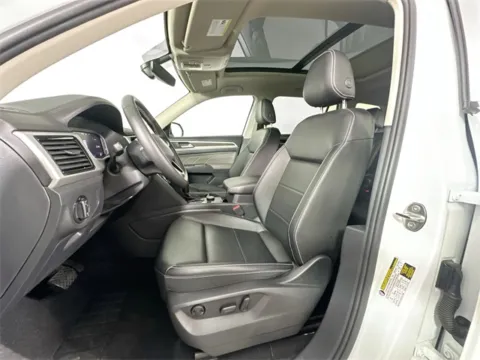 More photos of 2022 Volkswagen Atlas 3.6L V6 SE w/Technology at AutoMax Marlborough, MA