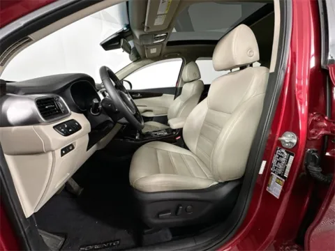 More photos of 2020 Kia Sorento EX at AutoMax Marlborough, MA
