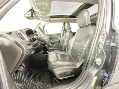 More photos of 2022 Jeep Renegade Limited at AutoMax Marlborough, MA