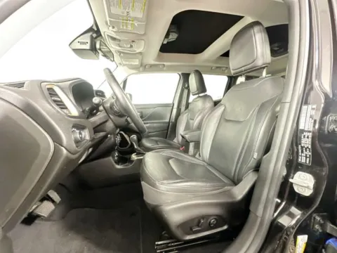 More photos of 2017 Jeep Renegade Limited at AutoMax Marlborough, MA