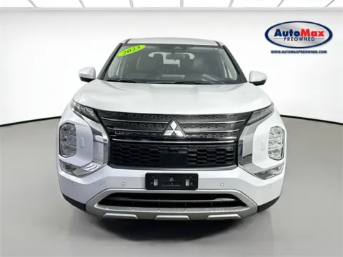 Photos of 2023 Mitsubishi Outlander SE for sale in Marlborough, MA at AutoMax Marlborough