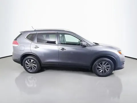 More photos of 2016 Nissan Rogue SL at Superior Motor Company, MD