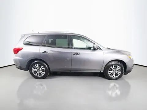 More photos of 2018 Nissan Pathfinder SV at Superior Motor Company, MD