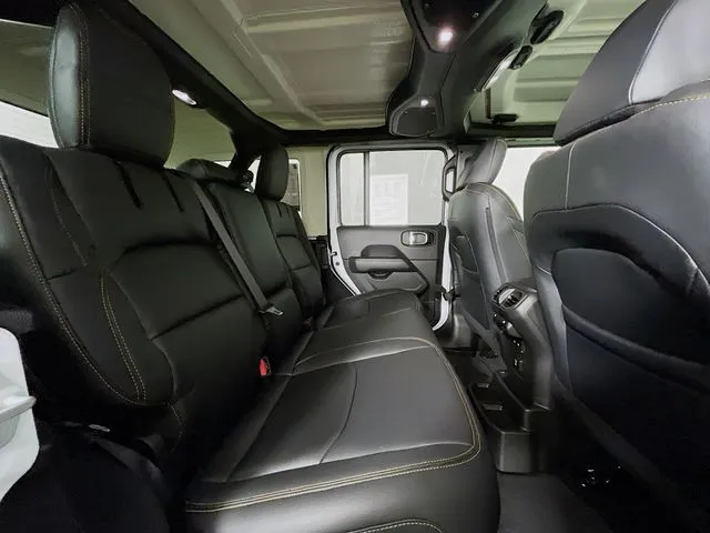 2025 Jeep Wrangler 4xe Sahara 4XE - Photo 19