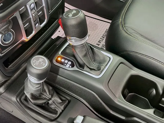 2025 Jeep Wrangler 4xe Sahara 4XE - Photo 24