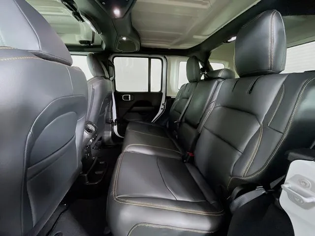 2025 Jeep Wrangler 4xe Sahara 4XE - Photo 18