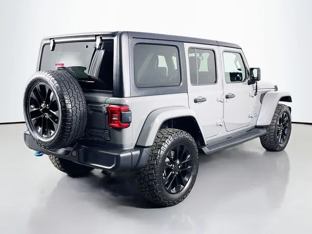 2022 Jeep Wrangler Unlimited Sahara 4XE - Photo 6