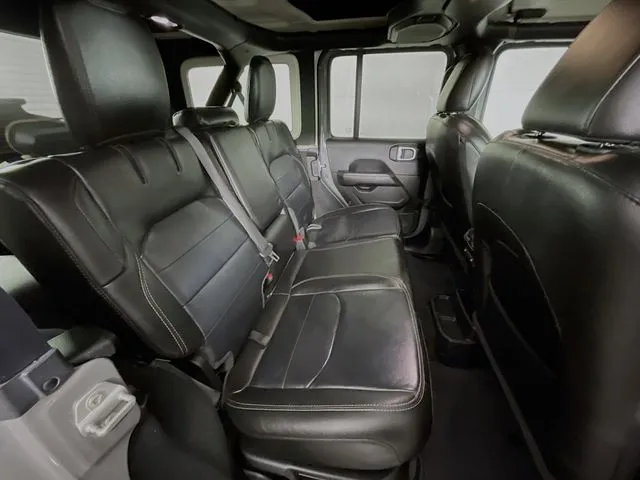 2022 Jeep Wrangler Unlimited Sahara 4XE - Photo 19