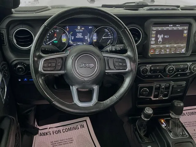 2022 Jeep Wrangler Unlimited Sahara 4XE - Photo 10