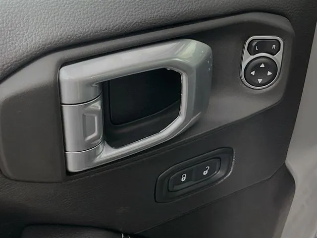 2022 Jeep Wrangler Unlimited Sahara 4XE - Photo 29