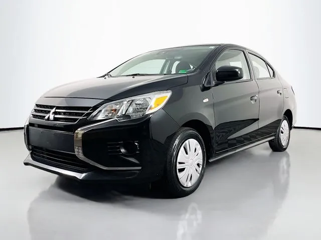 2022 Mitsubishi Mirage ES's photo