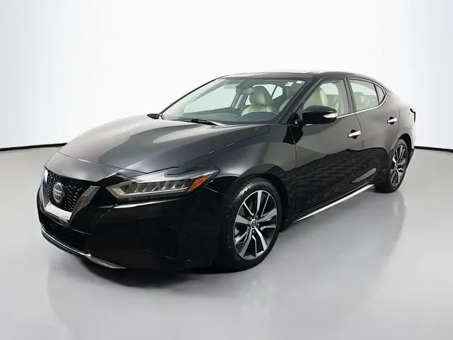 2019 Nissan Maxima SL's photo