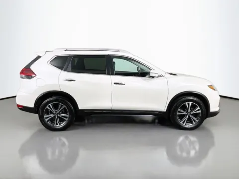 More photos of 2018 Nissan Rogue SL at Superior Motor Company, MD